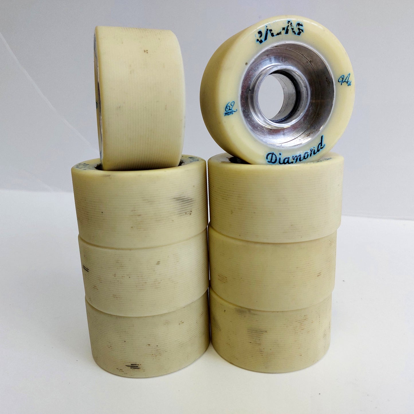 Radar Diamond Wheels White Natural